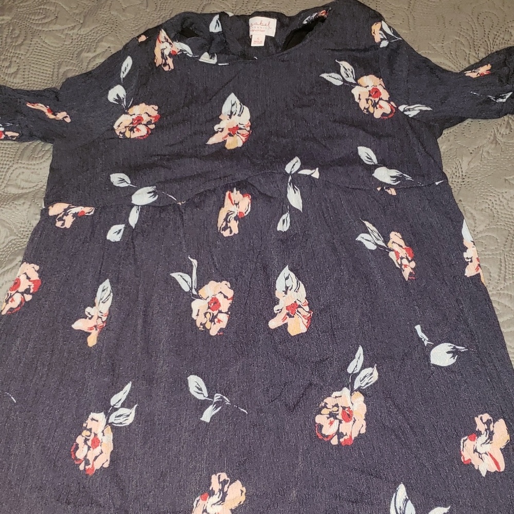 Maternity clothes